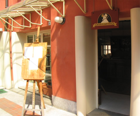 entrance to L'Osteria dell Arco