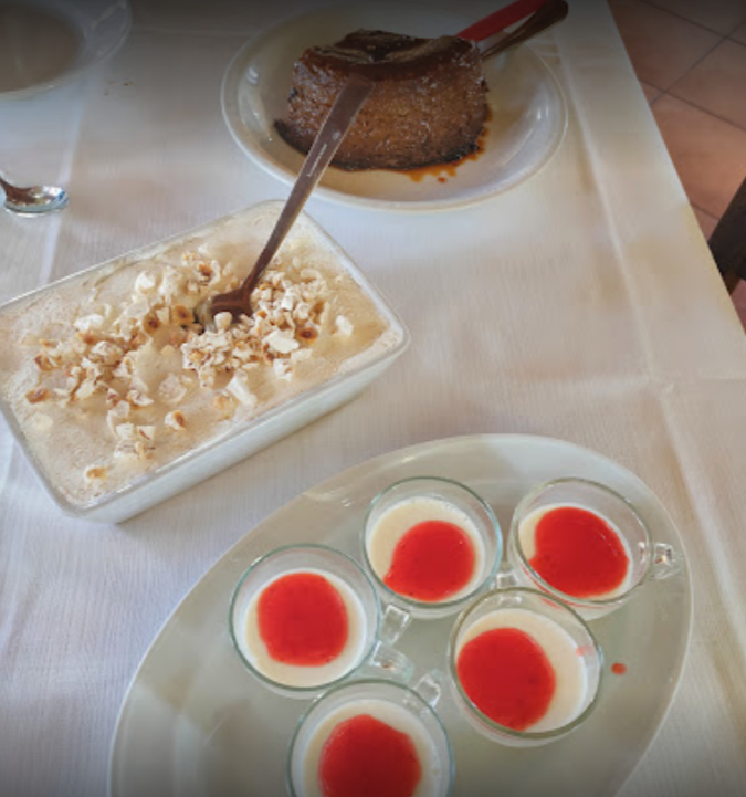 panna cotta en un restaurante familiar de Piemonte